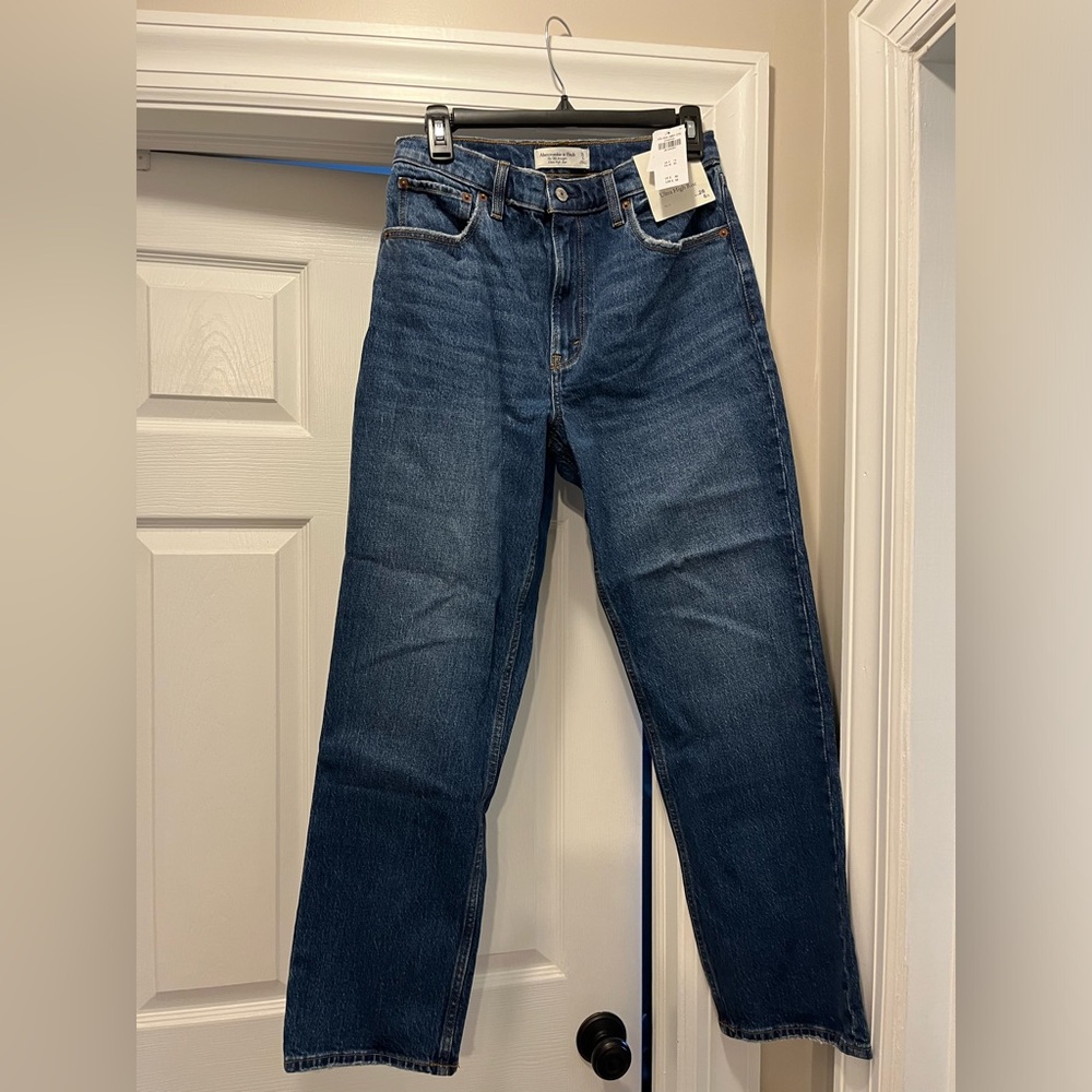NWT Abercrombie Jeans - the 90s straight ultra high rise, size 6 short